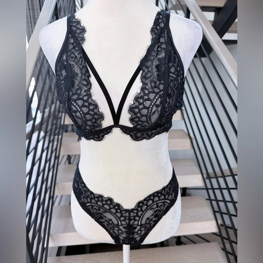 Black Lace Bralette & Panty Set - Women Intimates size S